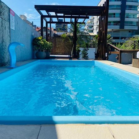 Вілла Residencial Com Piscina Possui Jacuzzi Aquecida Com Hidromassagem Бомбіняс Екстер'єр фото
