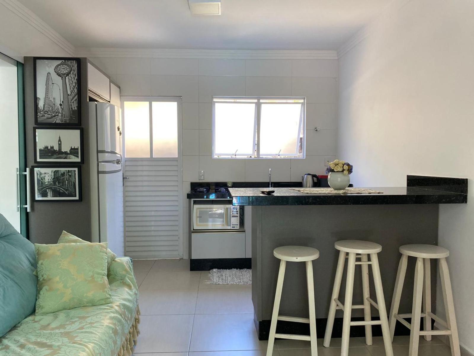 Вілла Residencial Com Piscina Possui Jacuzzi Aquecida Com Hidromassagem Бомбіняс Екстер'єр фото